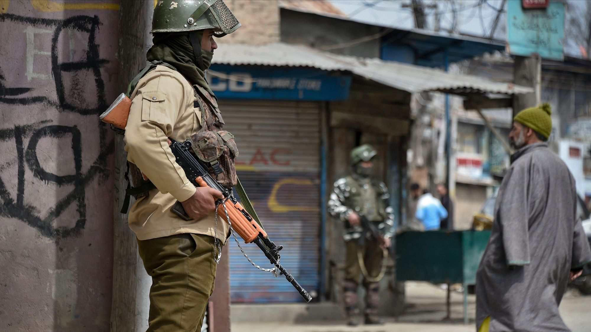 कश्मीर पर केंद्र का बड़ा फैसला, सुरक्षा बलों की 72 कंपनियां हटेंगी