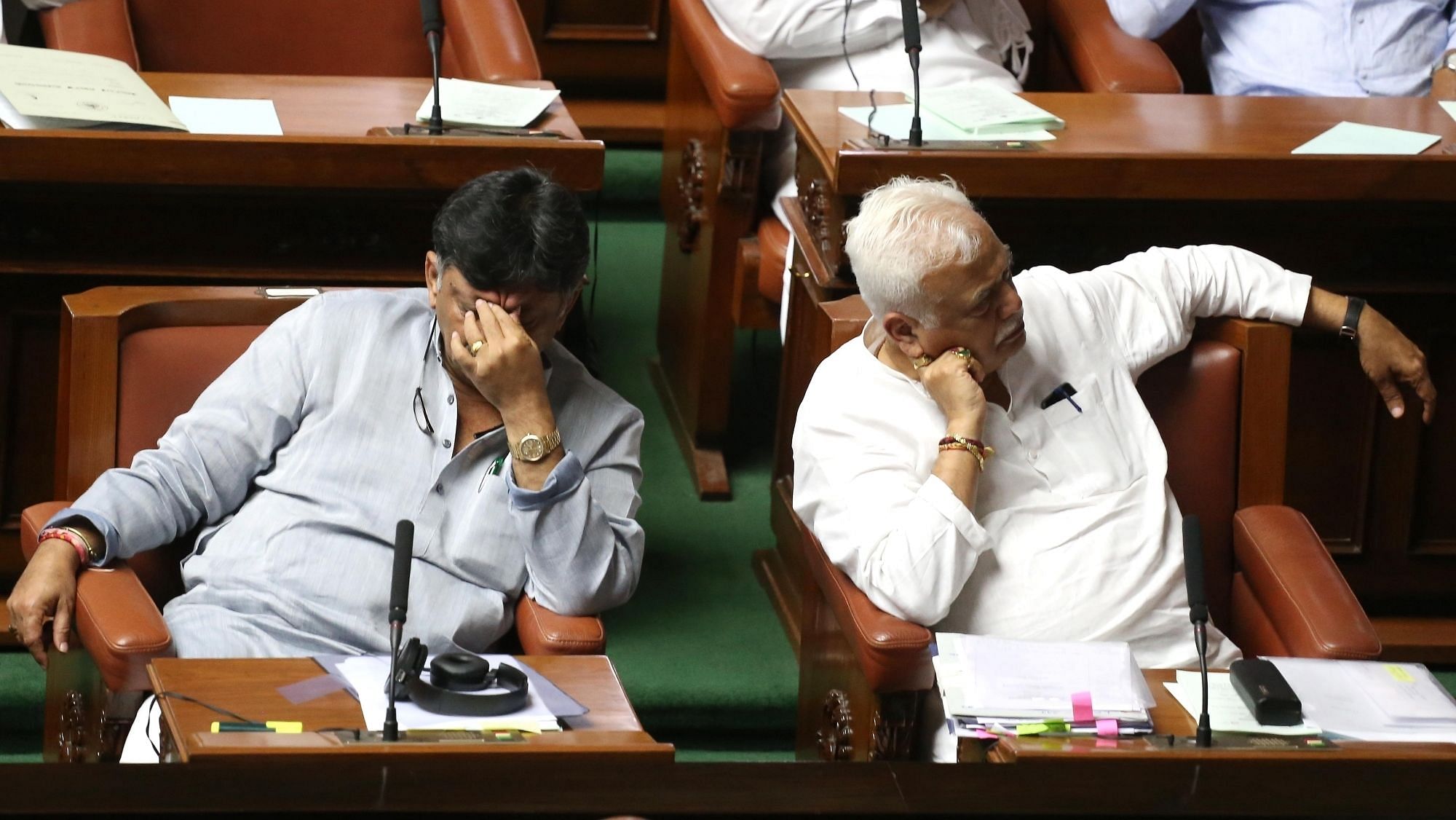 कांग्रेस-जेडीएस कर्नाटक संकट के पीछे बीजेपी का हाथ बता रही है
