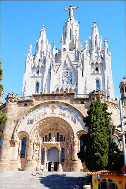 टिबिडाबो चर्च की झलक