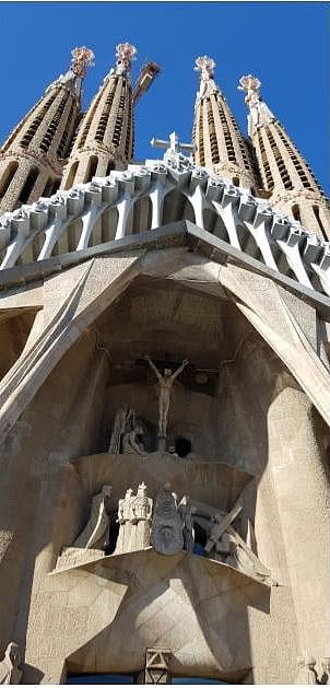 सगराडा फैमिलिया चर्च