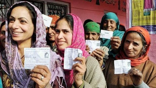 जम्मू कश्मीर में DDC के चुनाव जारी