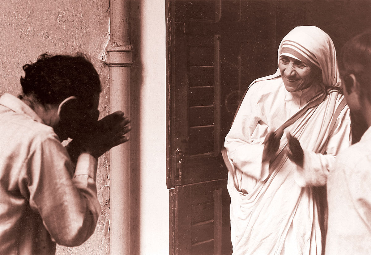  चुनिंदा तस्वीरों के जरिए देखिए मदर टेरेसा के जीवन की कुछ झलकियां.