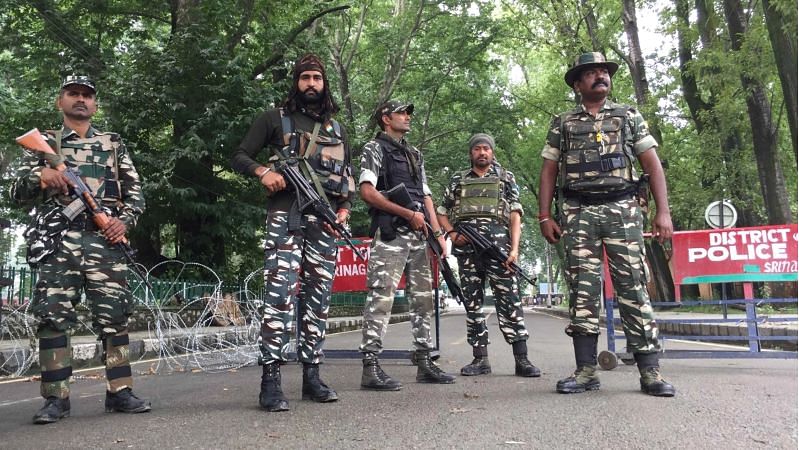 संयुक्त राष्ट्र के मानवाधिकार विशेषज्ञों ने भारत सरकार से मांग की है कि कश्मीर में अभिव्यक्ति की आजादी पर लगी पाबंदियों को खत्म किया जाए