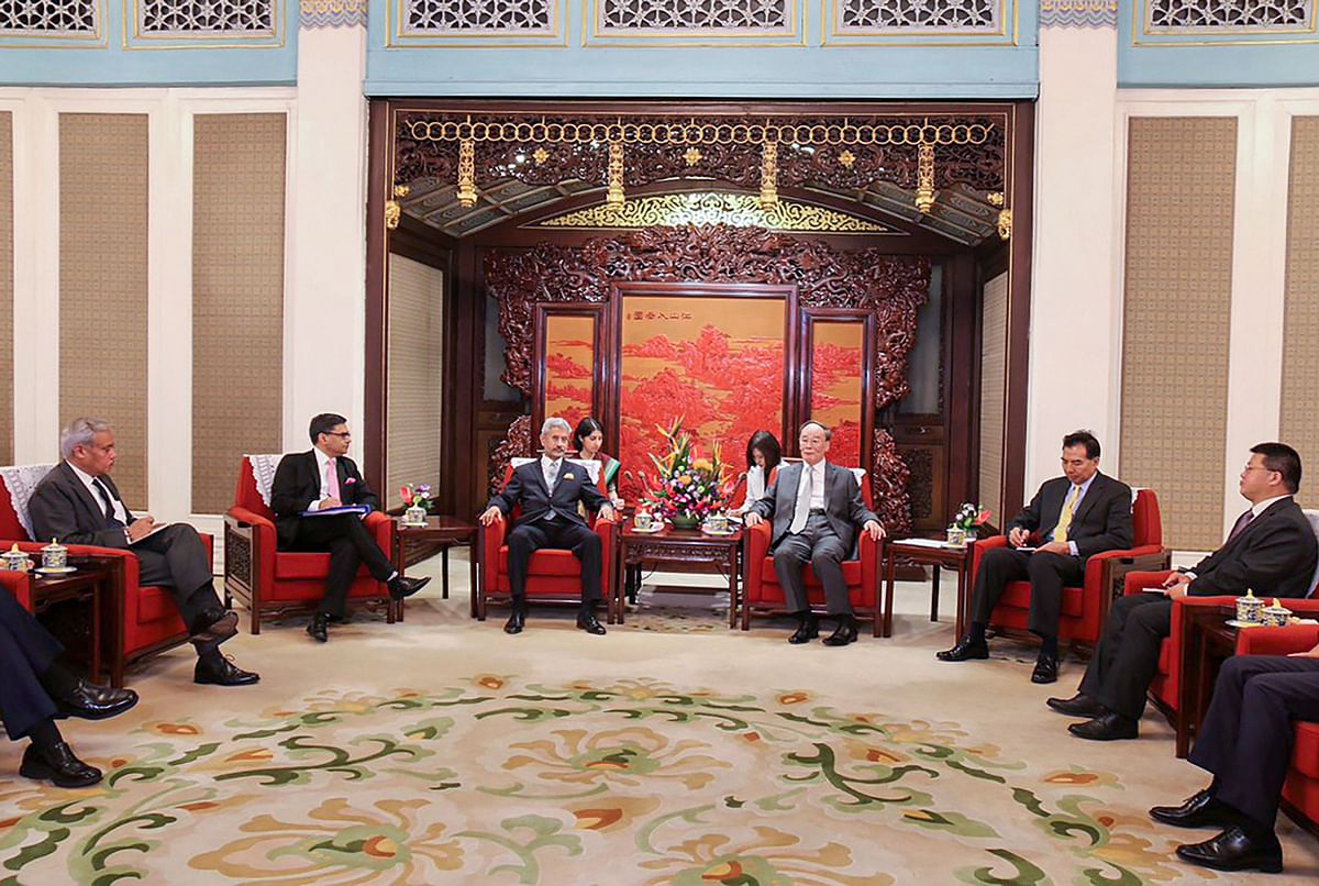जयशंकर ने चीनी उपराष्ट्रपति वांग क्विशान से उनके आवासीय परिसर में मुलाकात की