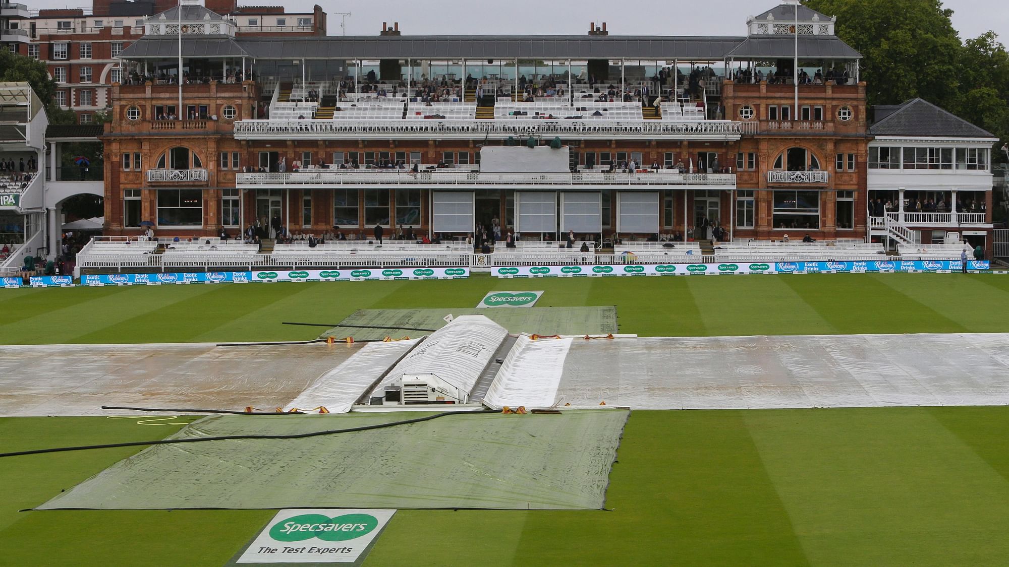 लॉर्ड्स टेस्ट के पहले दिन भी बारिश के कारण टॉस भी नहीं हो पाया था