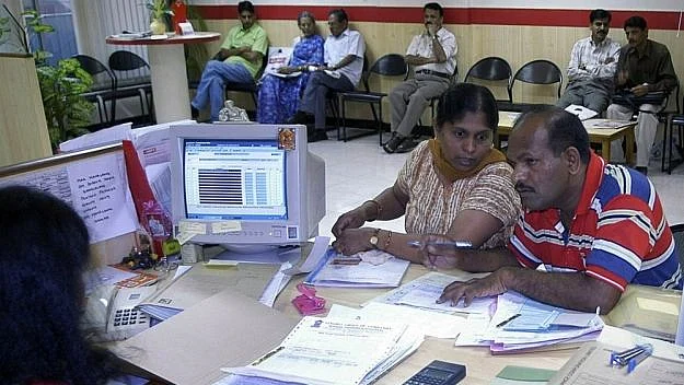 SBI के बाद चार बैंकों ने भी  सस्ता किया लोन,जानिए क्या है रेट?  