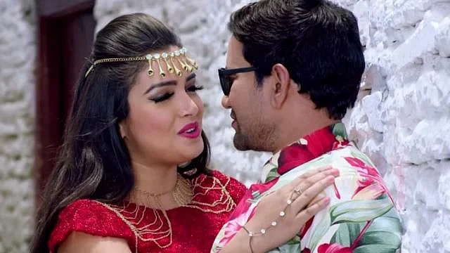 निरहुआ और आम्रपाली की सुपरहिट गाना