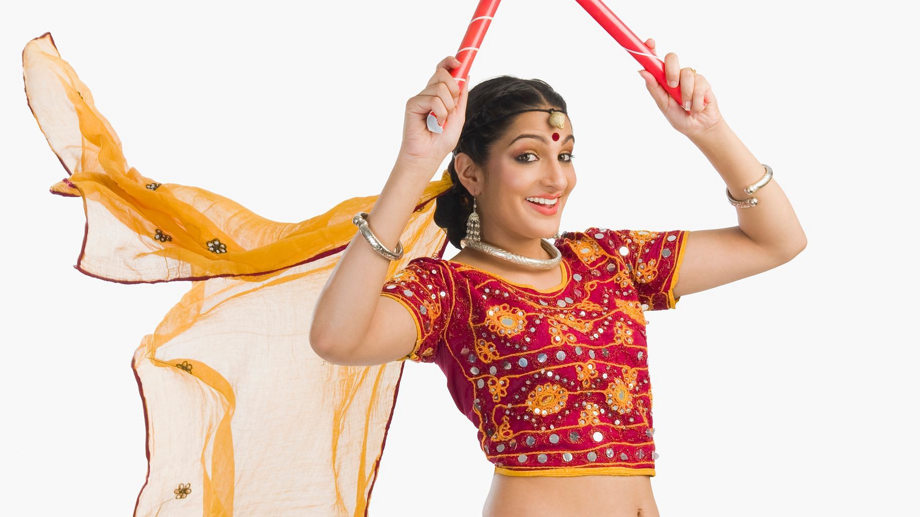 Navratri Garba 2019 Dance Songs: नवरात्रि में डांडिया नाइट का भी अलग महत्व होता है.