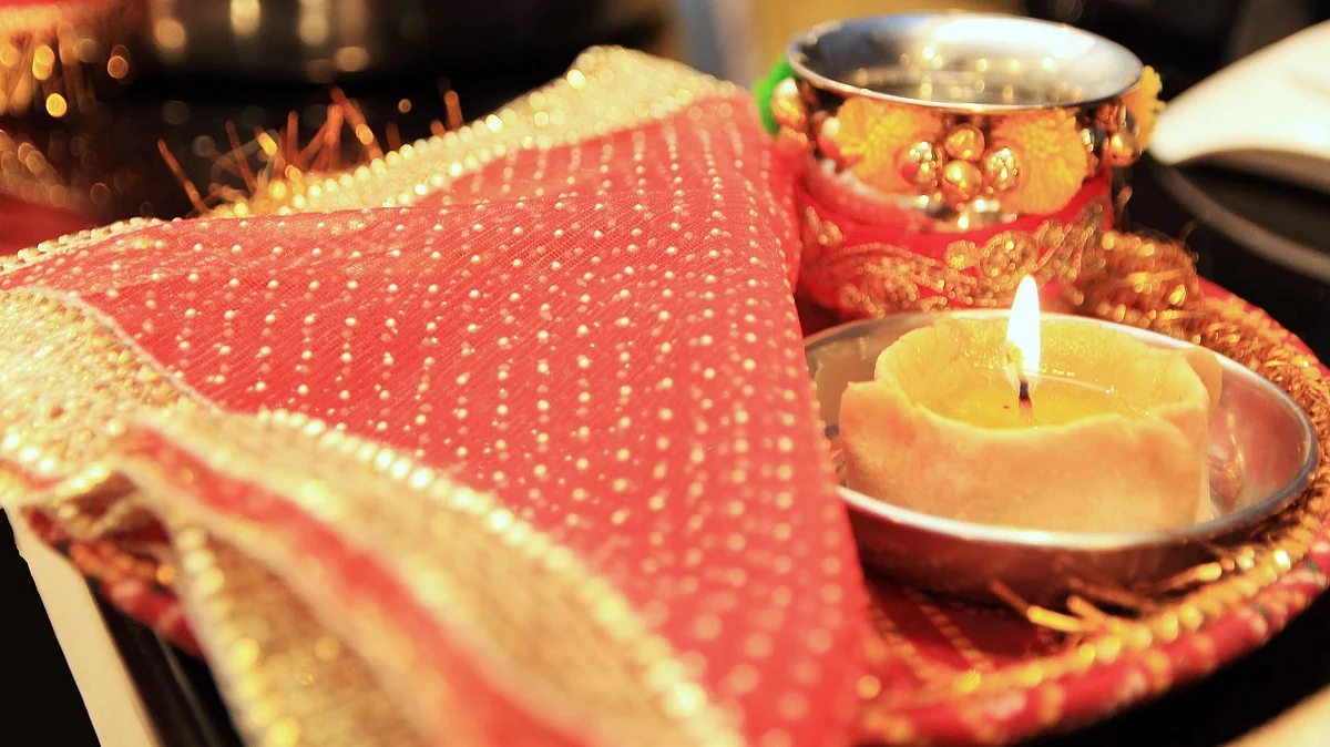 Karwa Chauth 2019 Sargi:&nbsp; करवा चौथ 17 अक्टूबर को है.