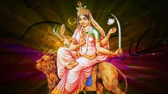 Navratri 2019Colours/ Shubh Rang for Today: नवरात्रि के छठवें दिन मां कात्यायनी की पूजा होती है.