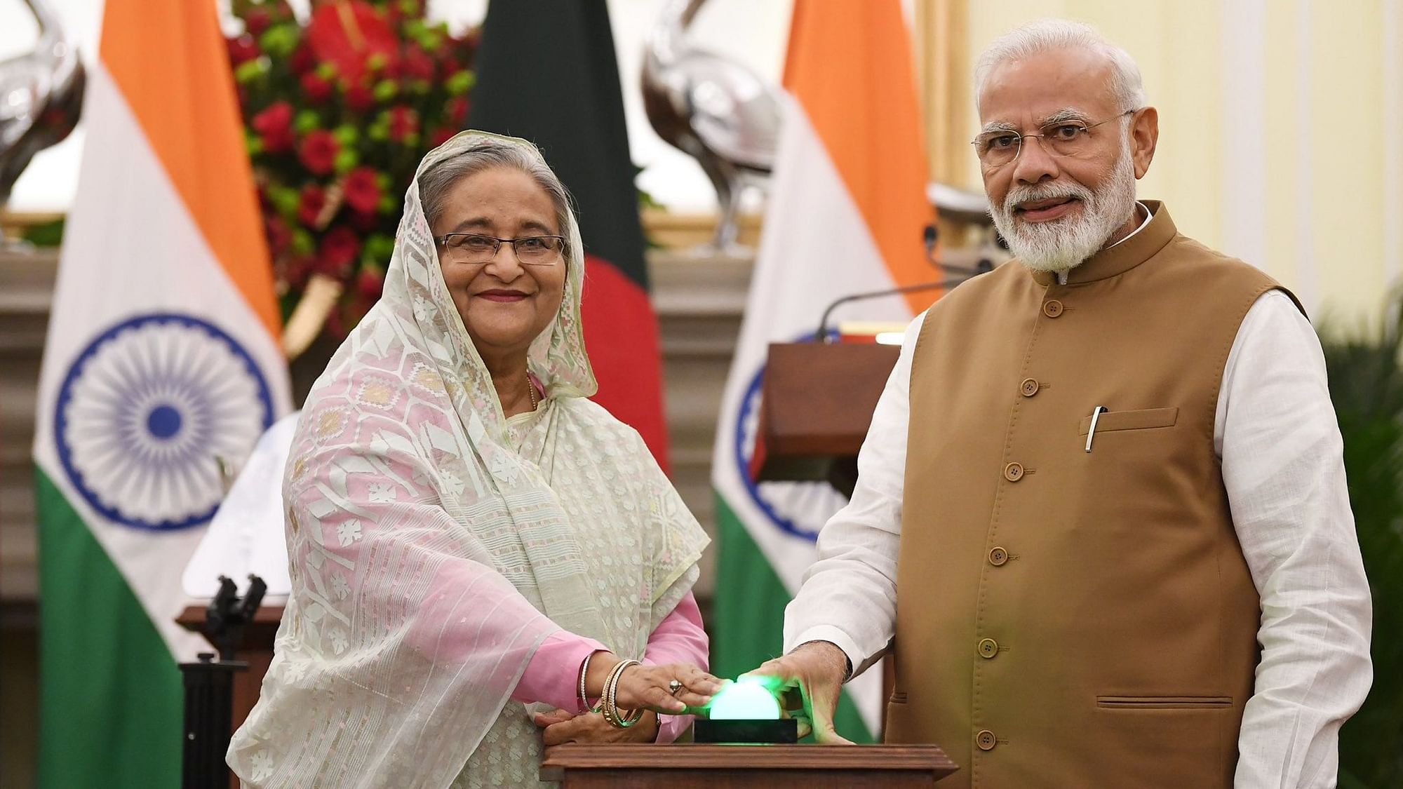 बांग्लादेश की प्रधानमंत्री शेख हसीना और पीएम नरेंद्र मोदी&nbsp;