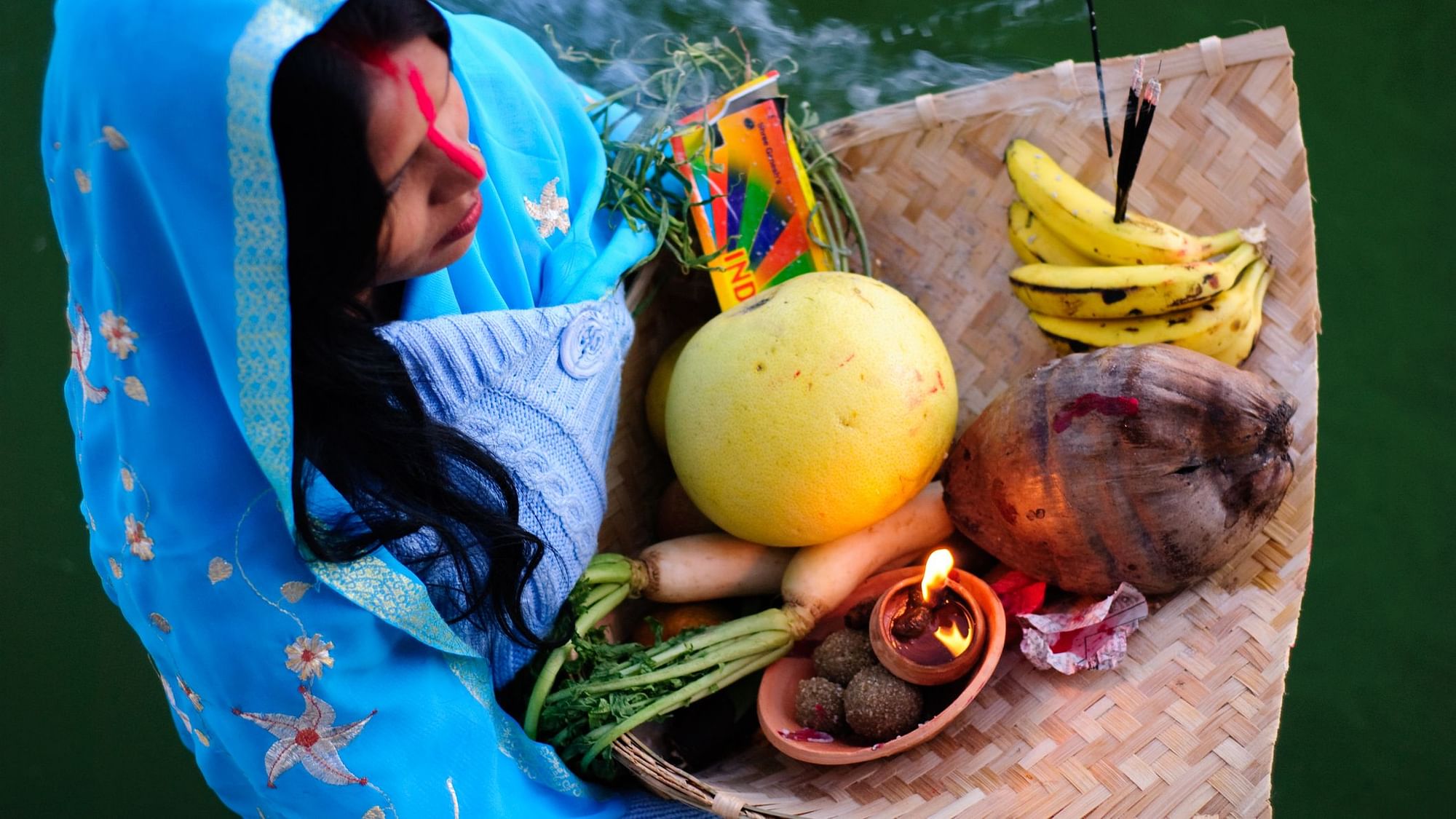 Chhath  Puja Samagri: छठ का त्योहार धूमधाम से मनाया जाता है.