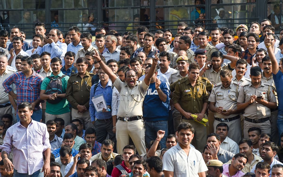 2 नवंबर को तीस हजारी कोर्ट में हुई थी दिल्ली पुलिस और वकीलों के बीच झड़प