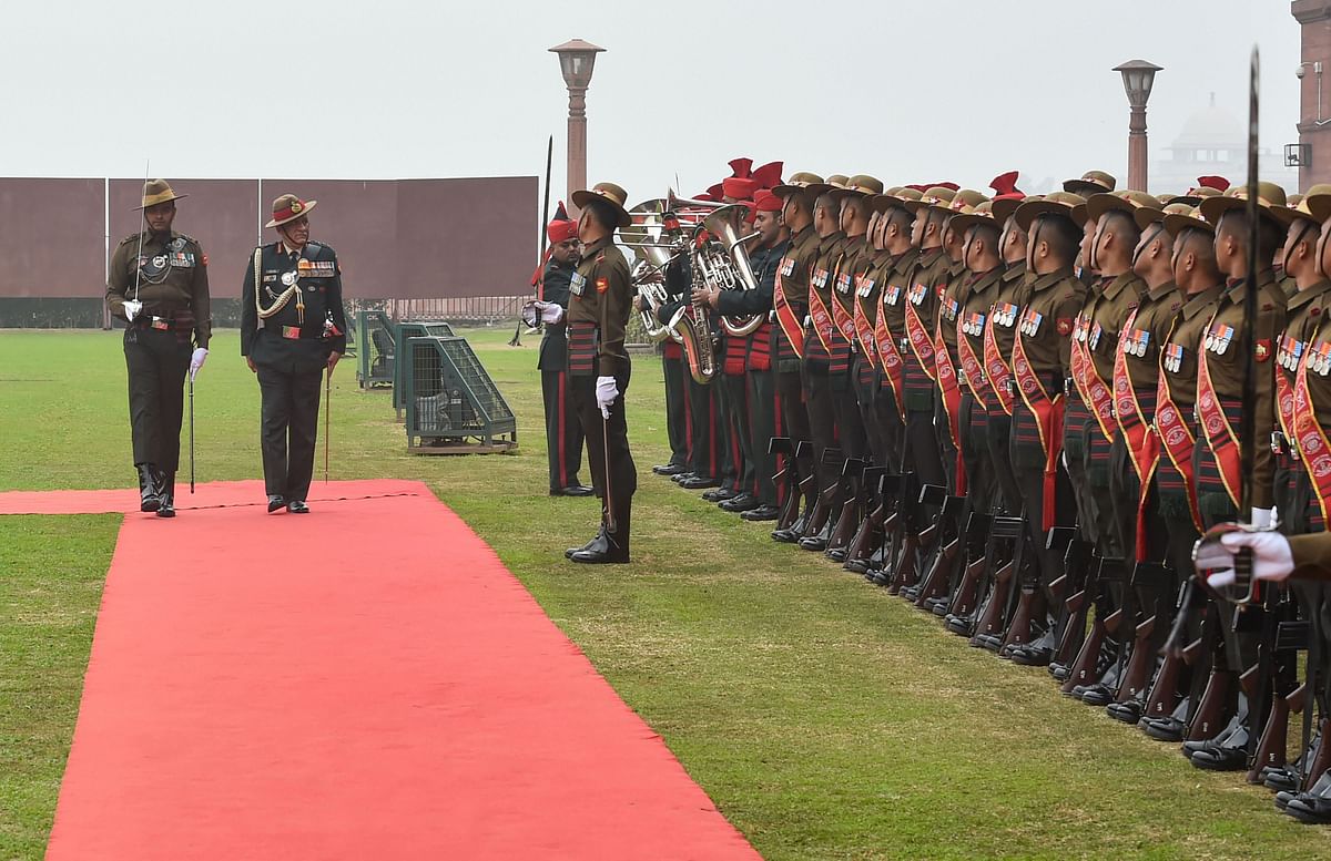 जनरल रावत ने नए सेना प्रमुख लेफ्टिनेंट जनरल मनोज मुकुंद नरवणे को शुभकामनाएं दी