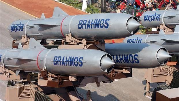सेना अलग-अलग रेंज से खतरनाक मिसाइल ब्रह्मोस का कर रही है परीक्षण