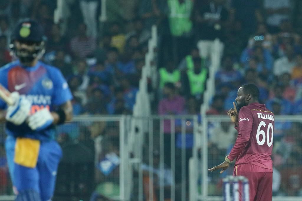 दूसरे टी-20 मैच में विलियम्स ने कोहली को आउट कर अपने ‘पर्चीफाड़’ मुकाबले में बढ़त बना ली है.