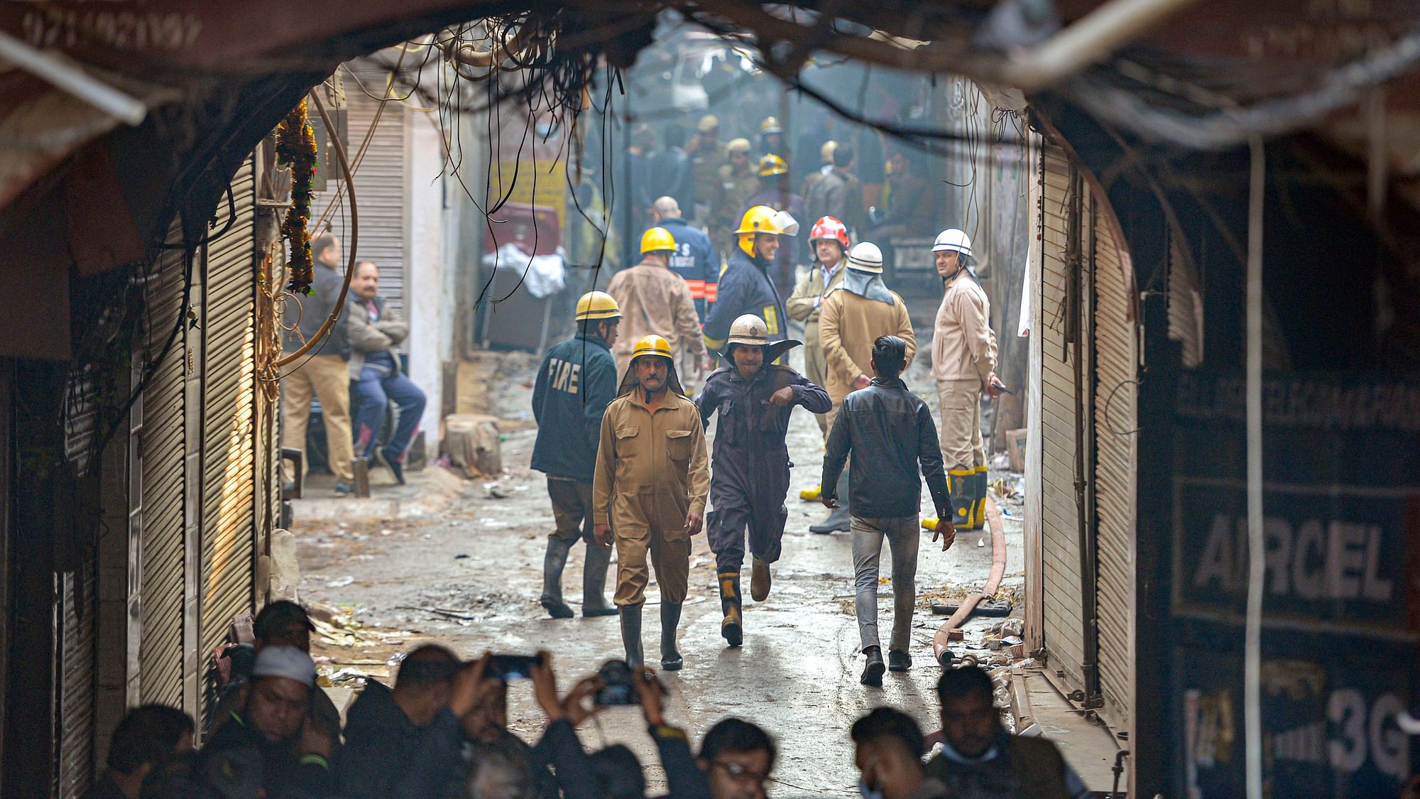 दिल्ली की अनाज मंडी इलाके में आग से 43 लोगों की मौत हुई