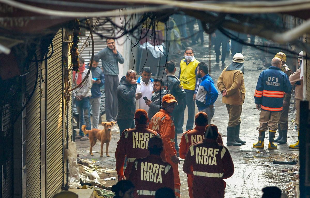 दिल्ली अग्निकांड:मरने से पहले वो आखिरी कॉल- ‘बच्चों का ख्याल रखना’