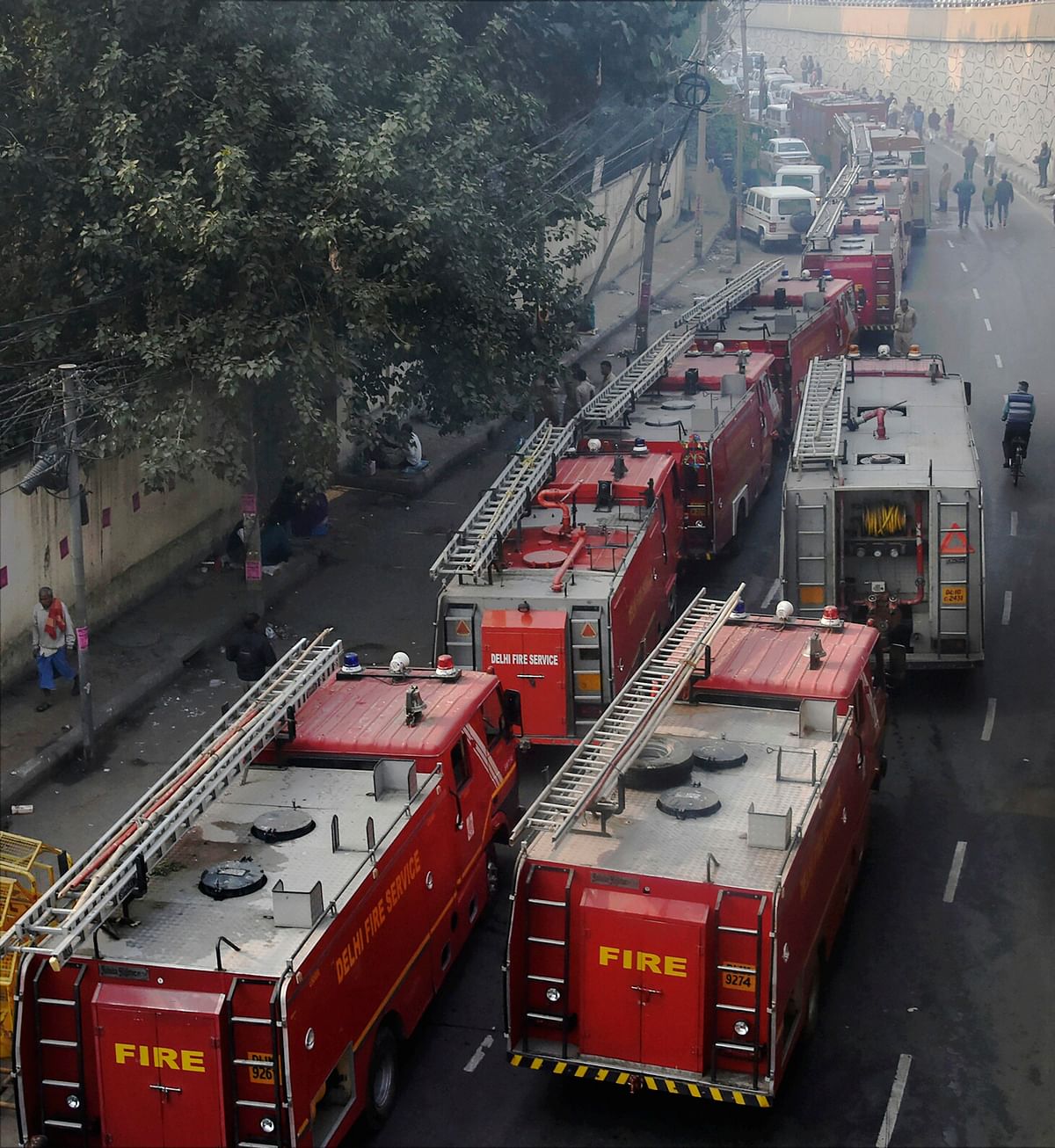 दिल्ली की अनाज मंडी फिर से आग की लपटें
