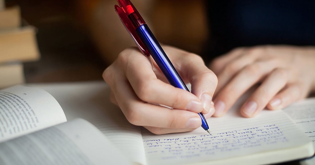 CBSE सरकारी स्कूलों के 10-12वीं छात्रों की बोर्ड परीक्षा फीस माफ करे -दिल्ली DOE