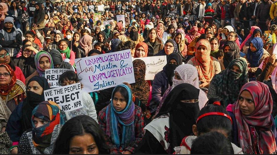 दिल्ली : शाहीनबाग की महिलाओं को मिला जामिया छात्रों का साथ