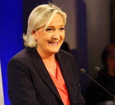 फ्रांस : 2022 का राष्ट्रपति चुनाव लड़ेंगी दक्षिणपंथी मरिन ले पेन