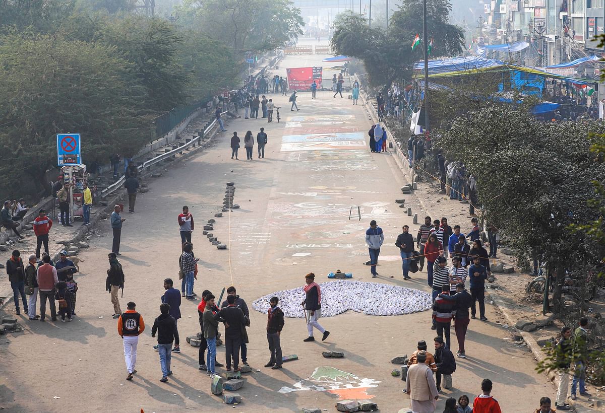 दिल्ली पुलिस ने लगातार तीसरे दिन प्रदर्शनकारियों से कालिंदी कुंज-शाहीन बाग रोड खाली करने की अपील की