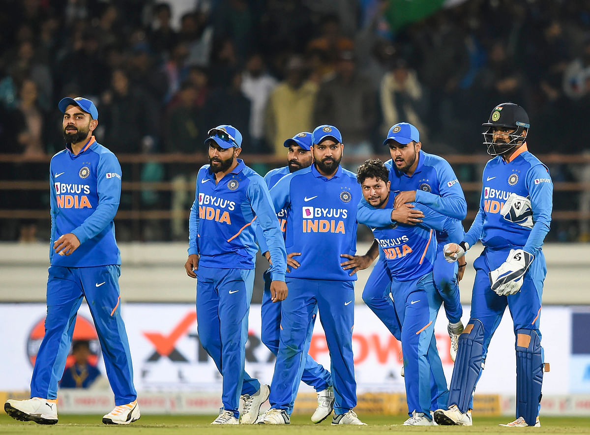 भारत ने ऑस्ट्रेलिया के सामने 341 रन का लक्ष्य रखा है