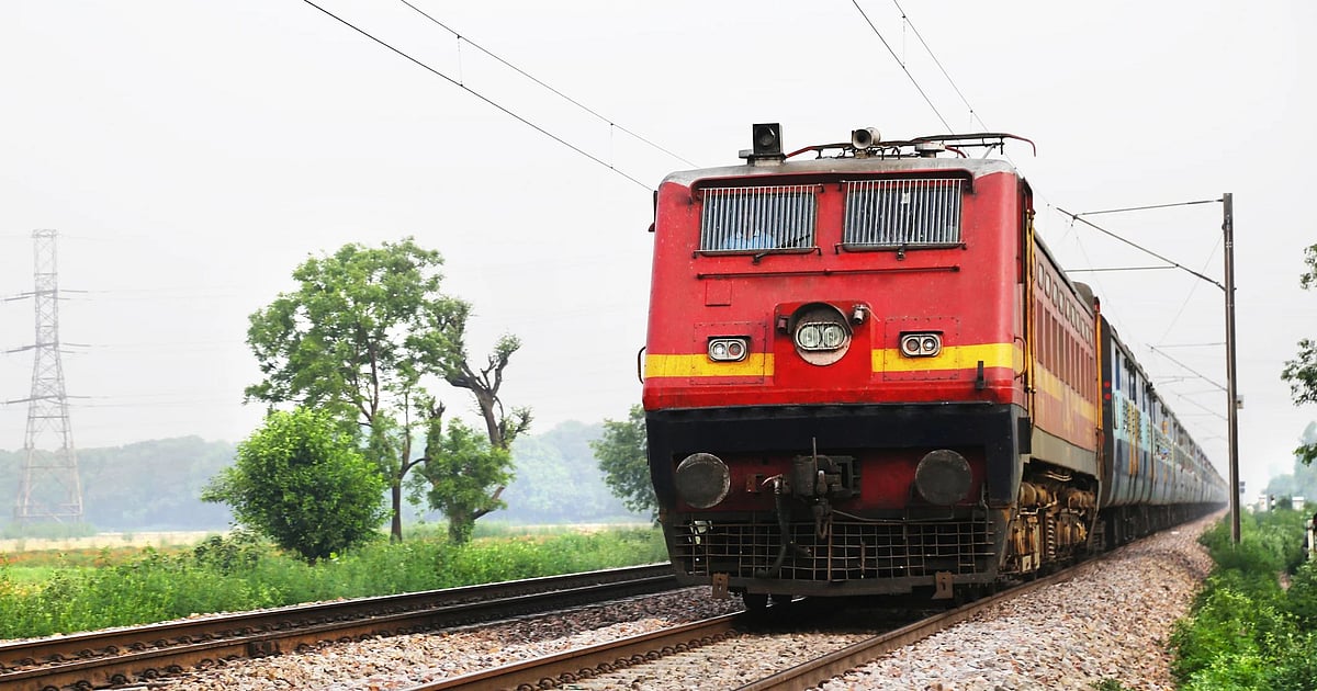 Sampark kranti Express ट्रेन की पूरी लिस्ट, चेक करें किराया व रूट