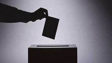 UP पंचायत चुनाव: एसपी को झटका,गोपाल अग्रवाल ने दिया इस्तीफा