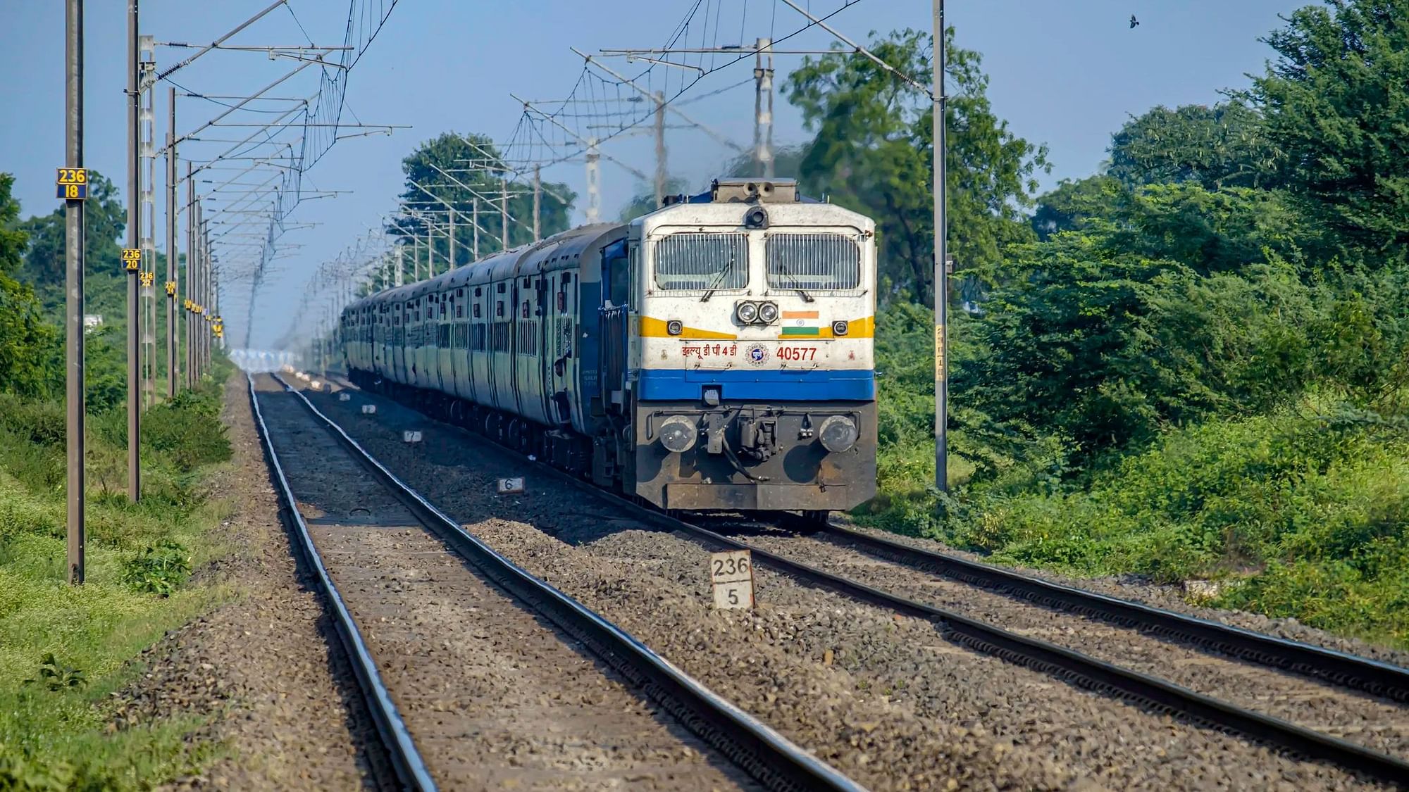 <div class="paragraphs"><p>Indian Railway Cancel Train</p></div>