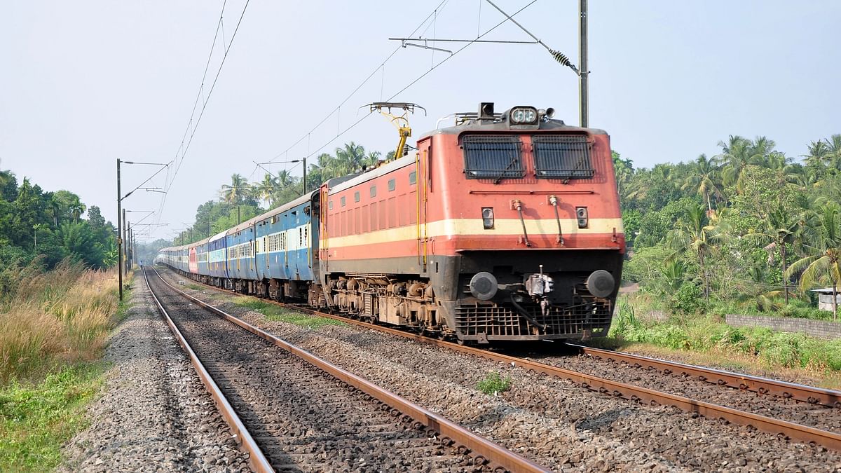 Railway Cancelled Trains Today: रेलवे ने आज कैंसिल की 361 ट्रेनें,चेक करें लिस्ट