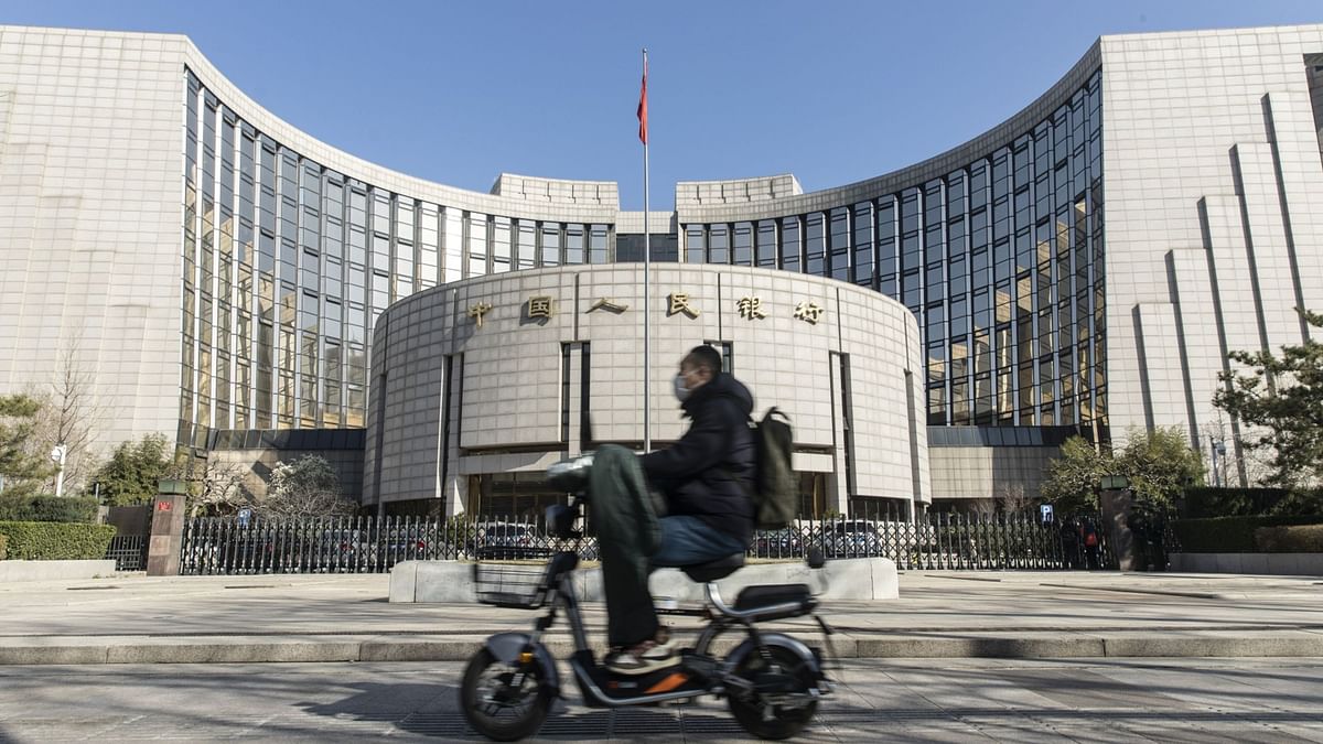 कोरोना: चीन ने ब्याज दरों को घटाया, बाजार में डाले सात अरब डॉलर