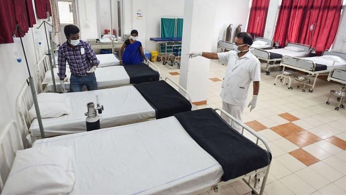 केंद्रीय स्वास्थ्य मंत्रालय से लिए गए आंकड़ों की बात करें तो भारत में 84000 लोगों पर 1 आइसोलेटेड बेड है
