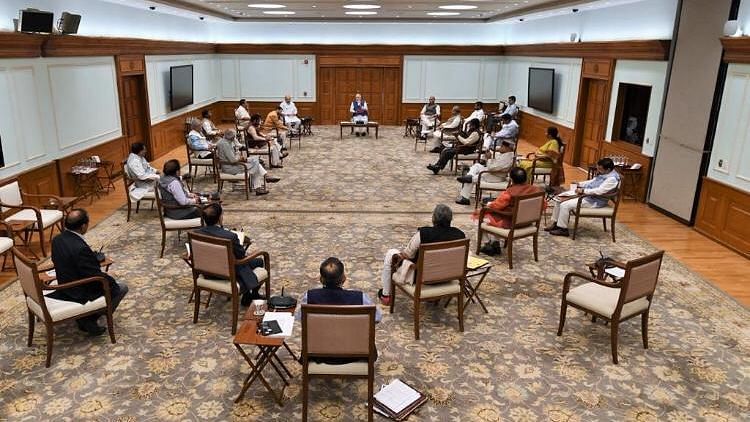 मोदी और उनके मंत्रियों की 4 दिनों में 2 बार बैठकें हुईं