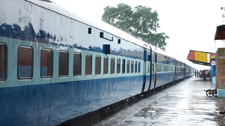 Coronavirus (COVID-19) Effect on Indian Railways: कोरोना वायरस के कारण रद्द हुईं ये ट्रेनें.