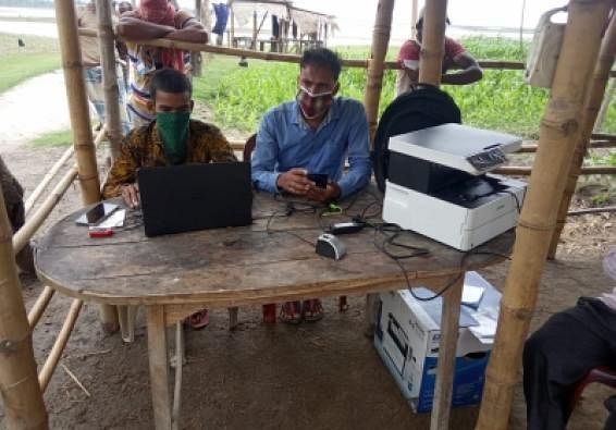 बंद के दौरान बीएसएफ ने जरीधरला ग्रामवासियों को मोबाइल एटीएम के जरिए पहुंचाई मदद (आईएएनएस विशेष)