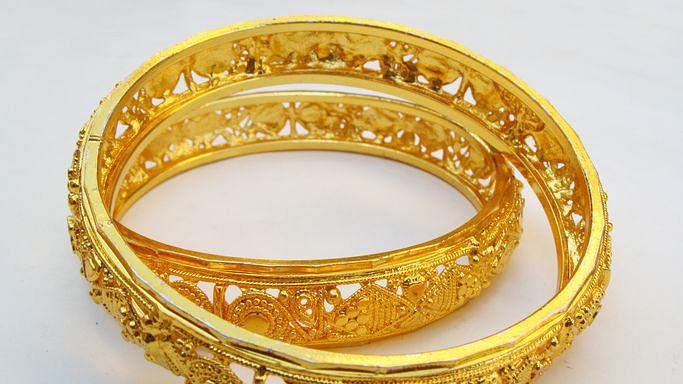 Gold Silver Price Today: सोना-चांदी में मामूली कमजोरी, जानें आज का ताजा भाव