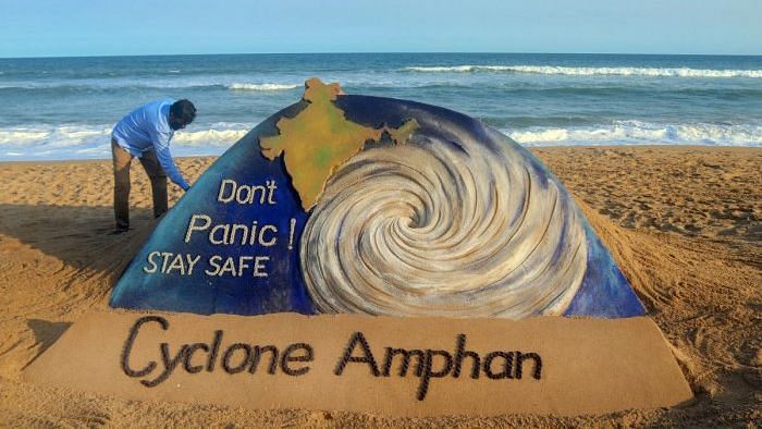 तेजी से बढ़ रहा AMPHAN cyclone