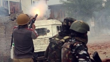 कश्मीर में ग्रेनेड हमला