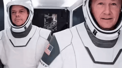 नासा के 2 अंतरिक्षयात्री इंटरनेशनल स्पेस सेंटर से स्पेसएक्स क्रू ड्रैगन स्पेसक्राफ्ट पर सवार होकर धरती पर लौट आए हैं
