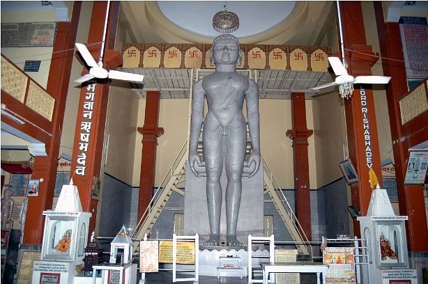 भगवान आदिनाथ की 31 फीट की मूर्ति, अयोध्या