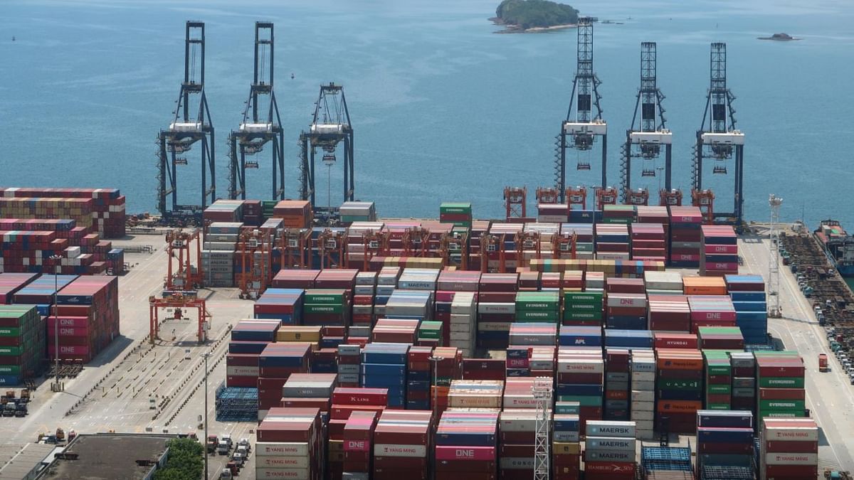 चीन: पिछले एक साल में सबसे तेजी से बढ़ा निर्यात, आयात में कमी