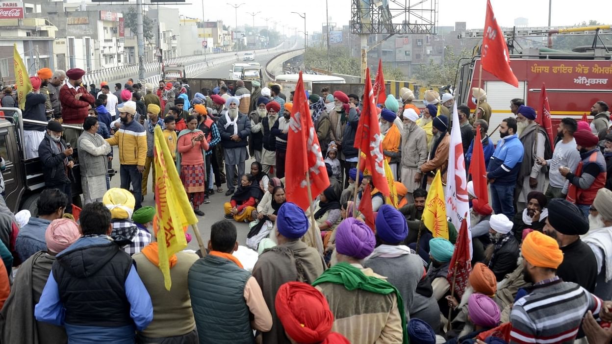 farmers protest live updates: किसान आंदोलन 12वां दिन, समर्थन में सिंघु  बॉर्डर जाएंगे CM केजरीवाल. Farmers agitation 12th day: CM Kejriwal will go  to singhu border in support,