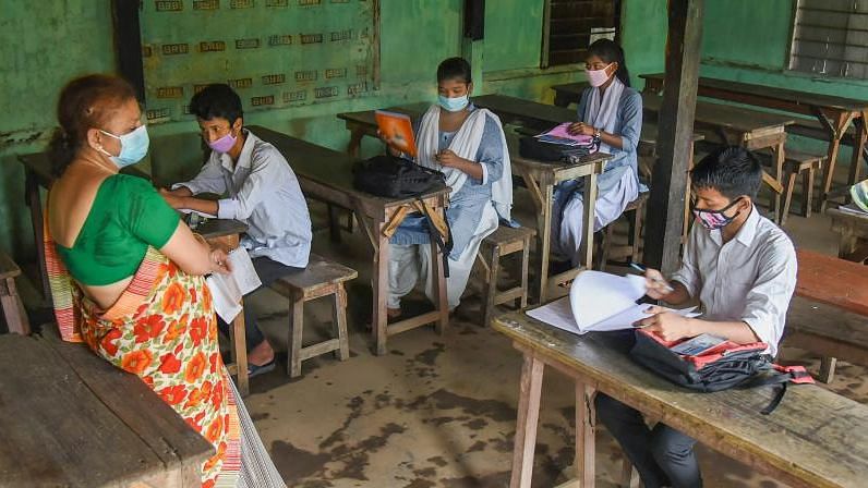 UP School Reopen: यूपी में आज से खुले प्राइमरी स्‍कूल, इन बातों का रखना होगा ध्यान