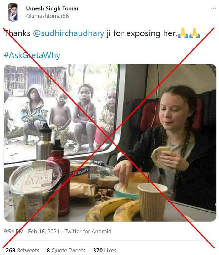 फोटो में  ग्रेटा ट्रेन में बैठकर खाना खाती दिख रही हैं, वहीं खिड़की से कुछ गरीब बच्चे ग्रेटा की तरफ देख रहे हैं
