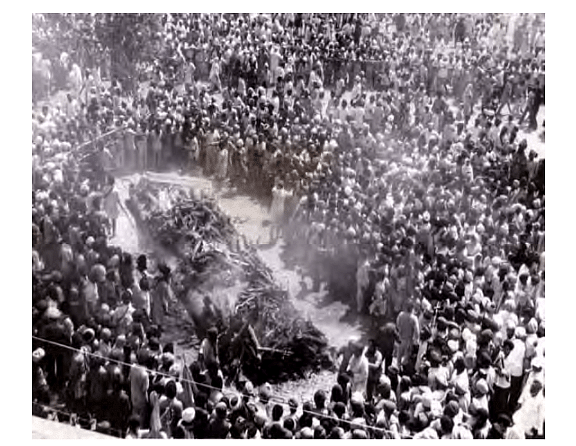 ये फोटो 1978 की अमृतसर की है, जब निरंकारियों के साथ झगड़े में 13 सिख मारे गए थे. 