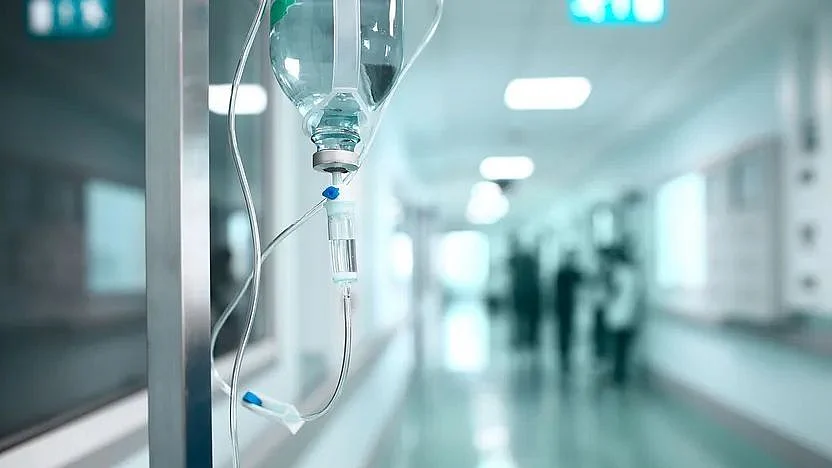 कोरोना टेस्ट में देरी, कम पड़ी ऑक्सीजन-बेड-दवाई,ये नौबत कैसे आई?