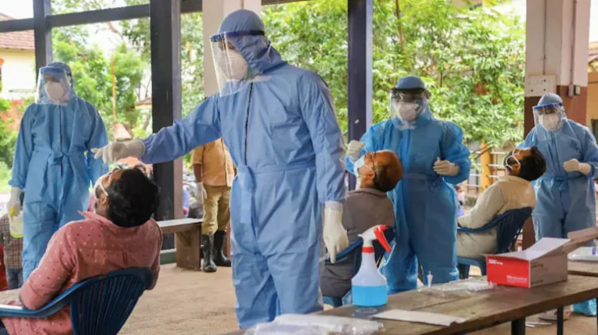 PMO से एक्सपर्ट कमेटी- Oct में पीक कर सकती है थर्ड COVID वेव, बच्चों पर असर संभव