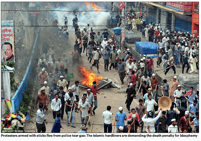 पाकिस्तान और बांग्लादेश की पुरानी फोटो इस दावे से शेयर की जा रही हैं कि बंगाल में हिंदुओं पर अत्याचार हो रहे हैं.